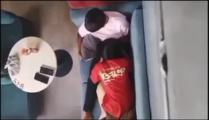 Quay lén gấu bú mút cho bạn gái nơi công cộng