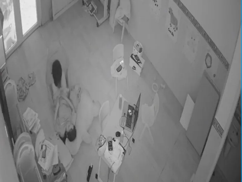 Lộ clip nện cùng nhân tình tại phòng khách